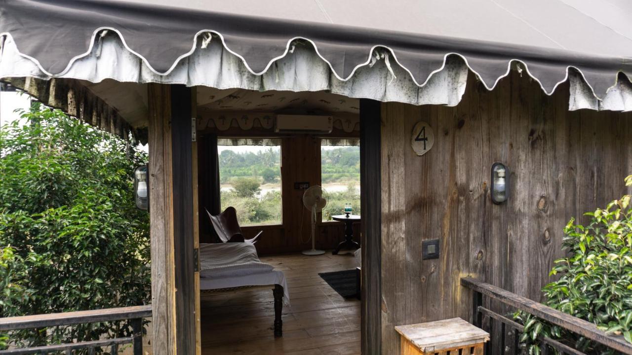 16 Bedouin Luxury Tents Hosūr Extérieur photo